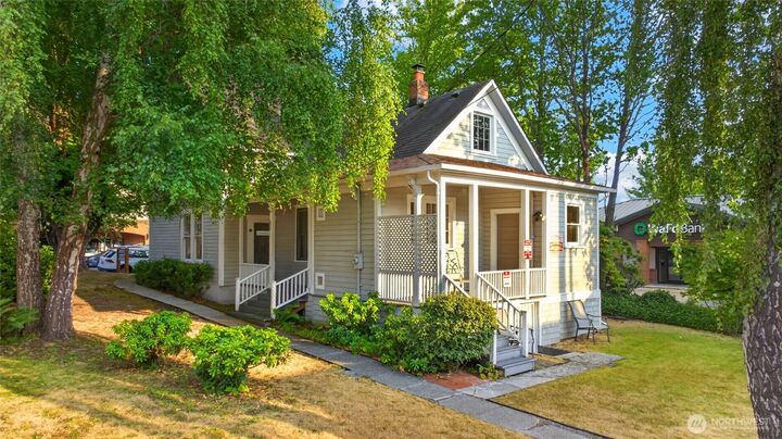 Property Photo: 115 3rd Avenue N WA 98020