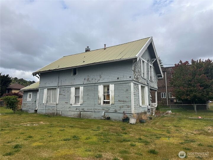 Property Photo:  2739  Pacific Avenue  WA 98550 