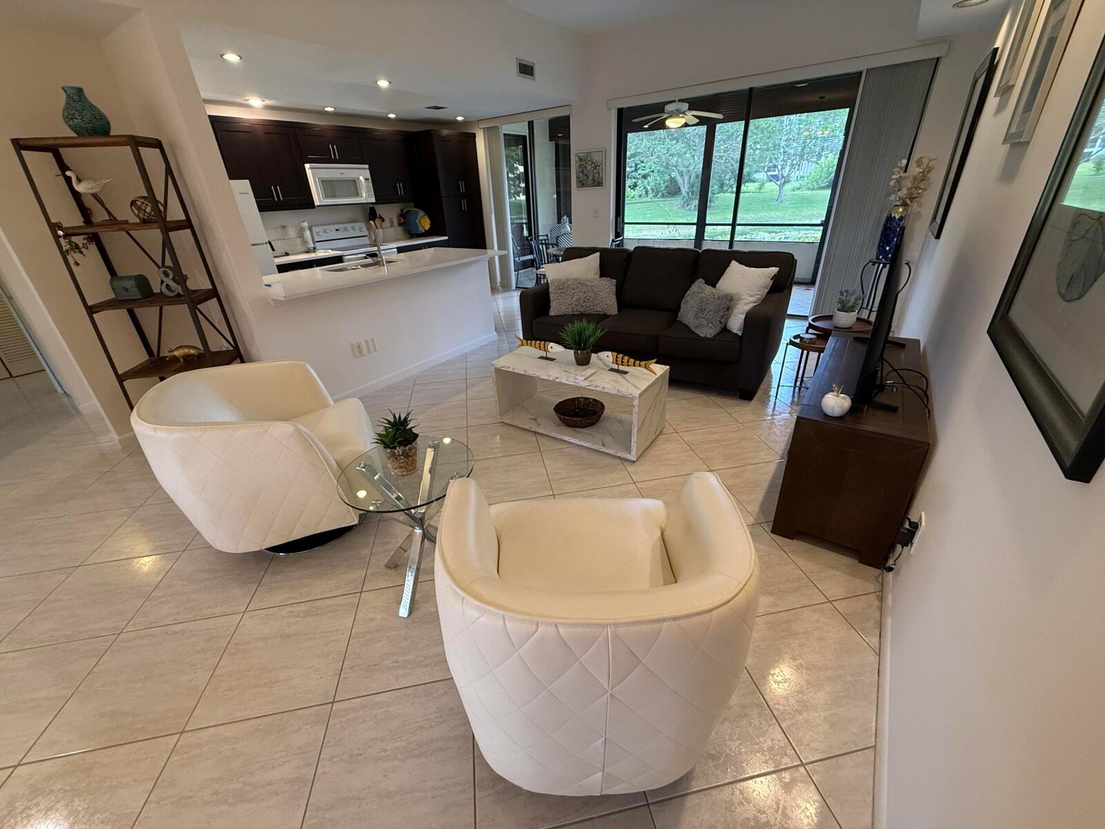 Property Photo:  7472 La Paz Boulevard 102  FL 33433 