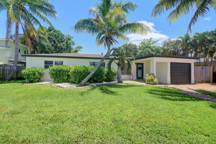 Property Photo: 334 NE 28th Road FL 33431