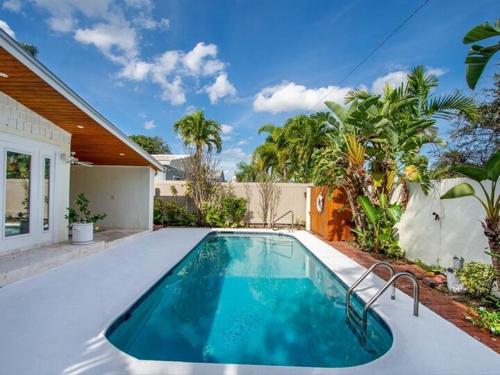 Property Photo:  1225 NE 16th Terrace  FL 33304 