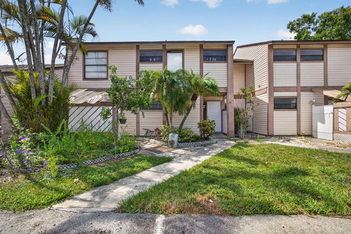 Property Photo: 110 Sherwood Circle 4C FL 33458