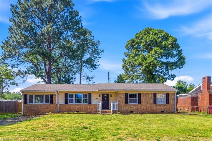 Property Photo: 357 Dexter E St VA 23324