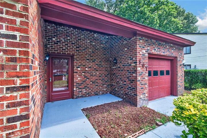 Property Photo:  507 Great Park Dr  VA 23608 