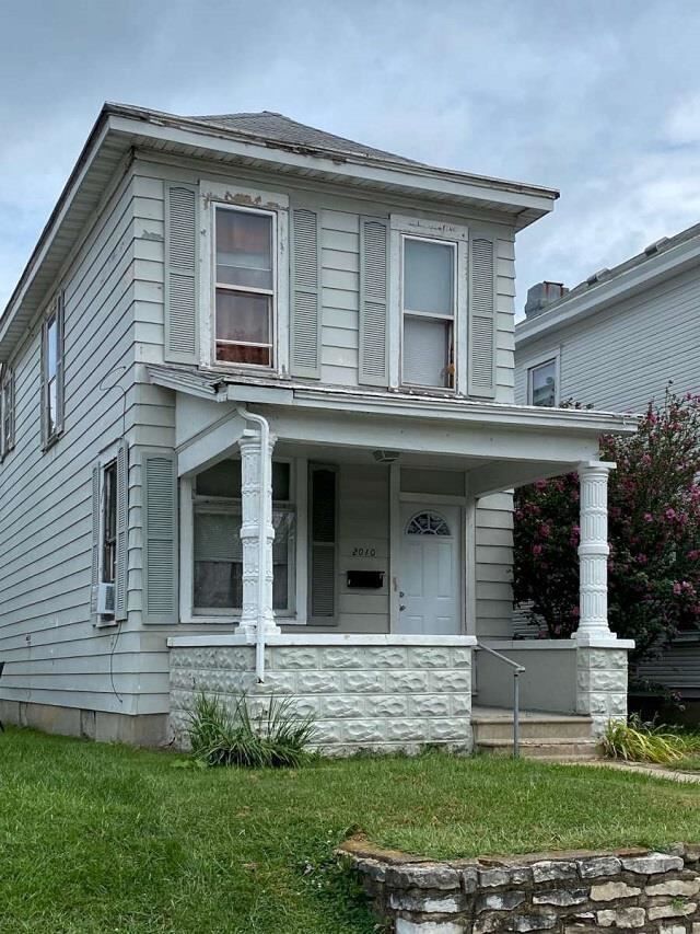 Property Photo:  2010 Grand Blvd  IN 47374 