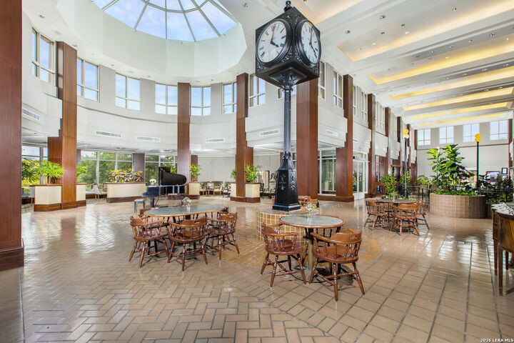Property Photo:  1 Towers Park Ln 1513  TX 78209 