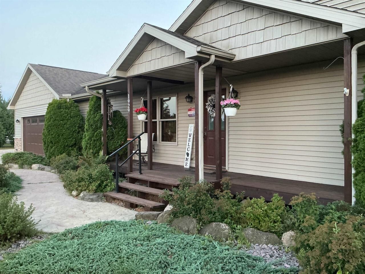 Property Photo:  1929 Lakes Edge Lane  WI 53934 