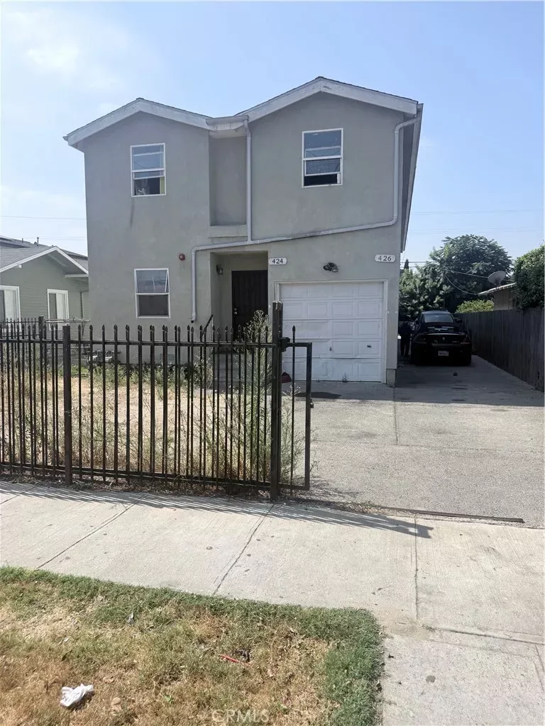 Property Photo:  426 E 59th  CA 90003 