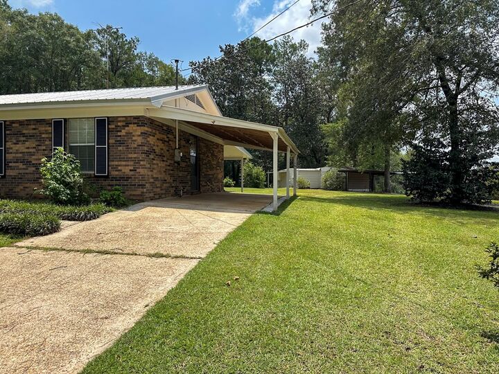 Property Photo:  7436 E Highway 27  AL 36360 