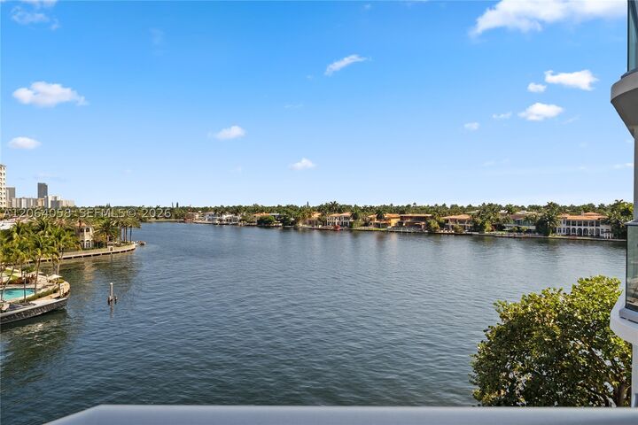 Property Photo:  19707 Turnberry Way 6K  FL 33180 