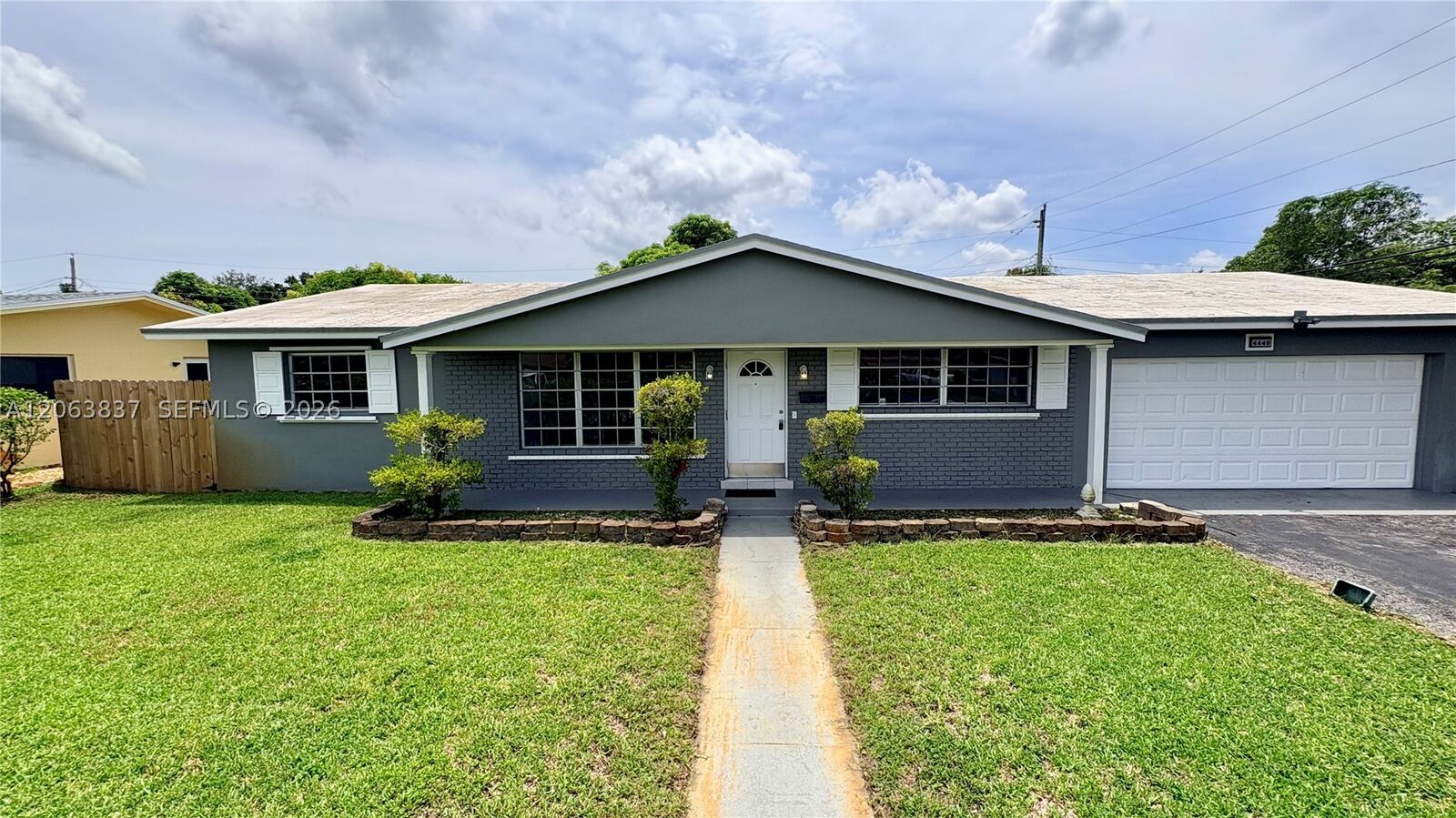 Property Photo: 4440 NW 4th Ct 4440 FL 33317