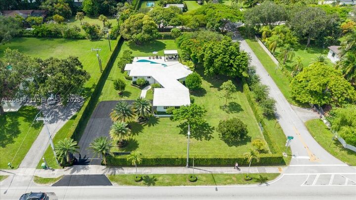 Property Photo:  7240 Sunset Dr  FL 33143 