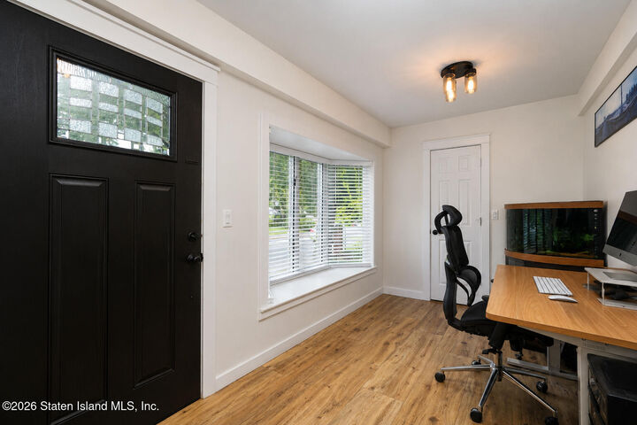 Property Photo: 2120 Clove Road NY 10305