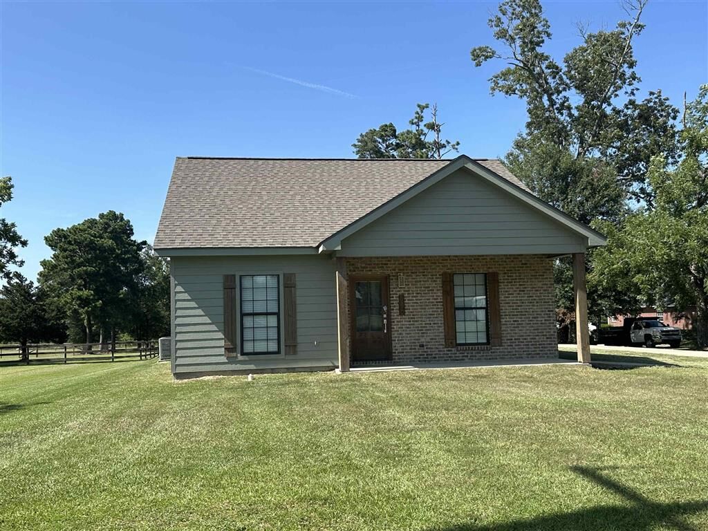 Property Photo: 206 Self Street LA 70633