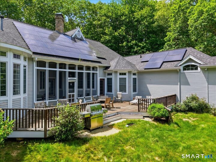 Property Photo:  24 Bittersweet Way  CT 06378 