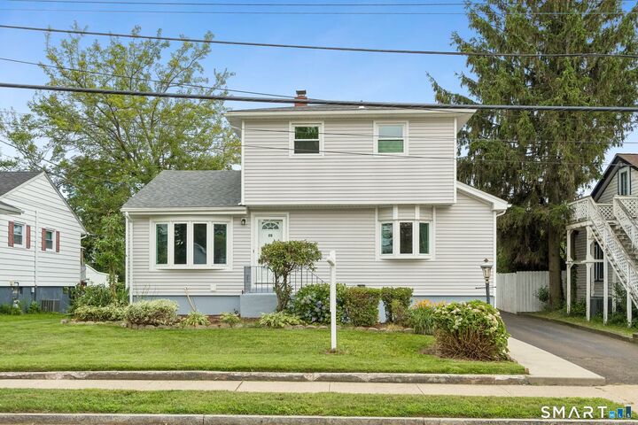 Property Photo:  25 Morris Causeway  CT 06512 