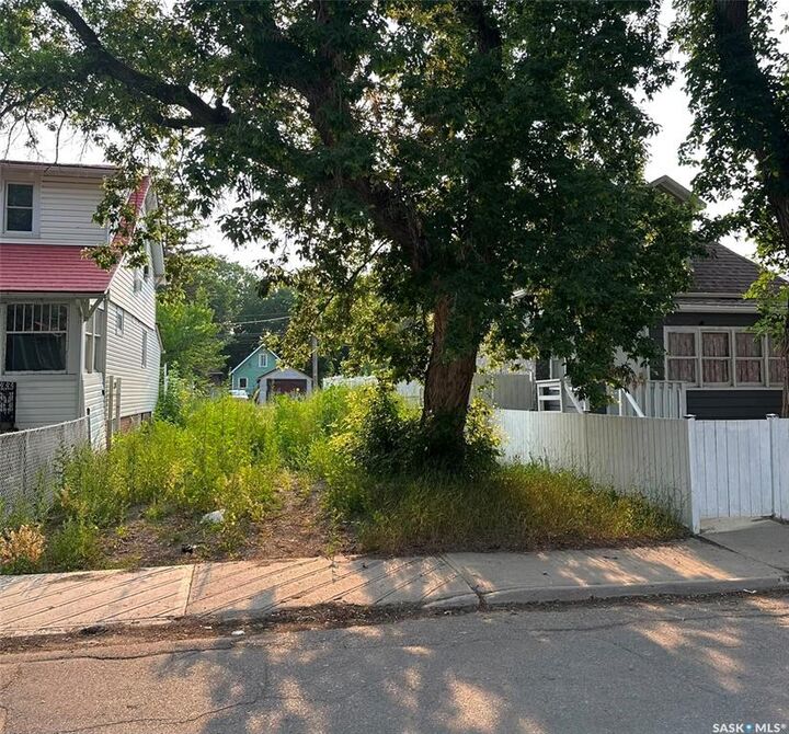 Property Photo:  1760 Toronto Street  SK S4P 1M4 