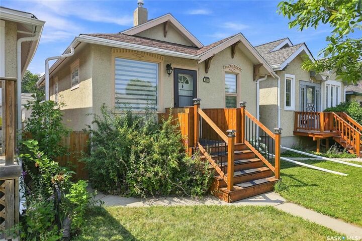 Property Photo:  2212 Wallace Street  SK S4N 4A7 