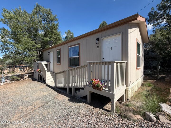 Property Photo:  615 West Street  AZ 86305 