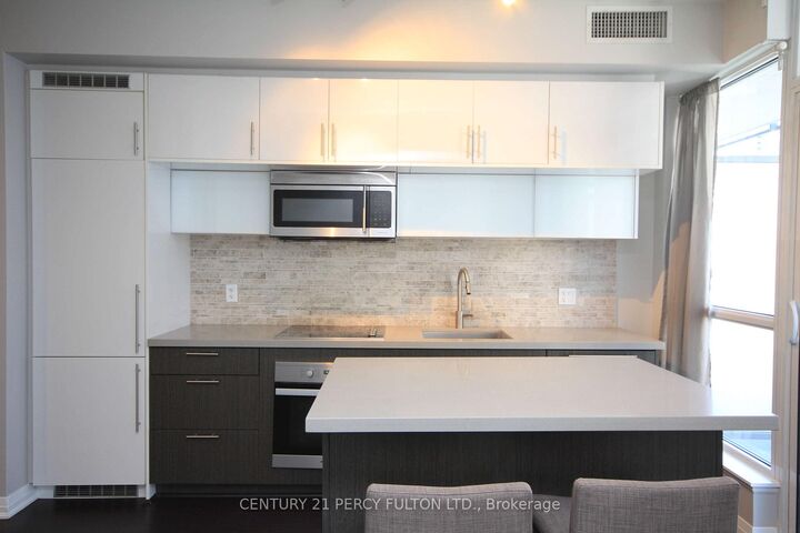 Property Photo: 8 Mercer Street 904 ON M5V 0C4