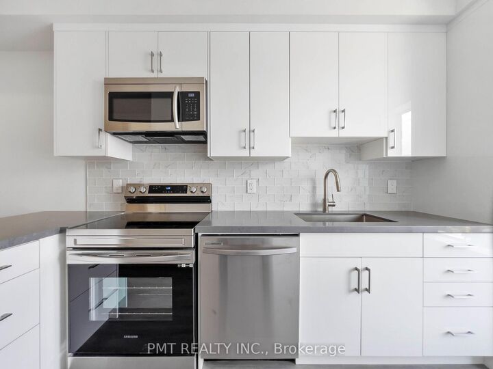 Property Photo: 531 Delaware Avenue N 1fm ON M6H 2V3