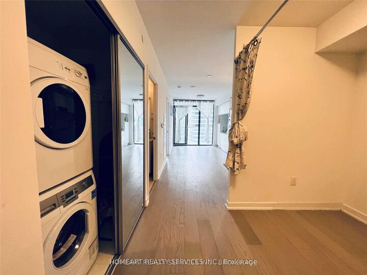 Property Photo:  11 Wellesley Street W 1309  ON M4Y 0G4 