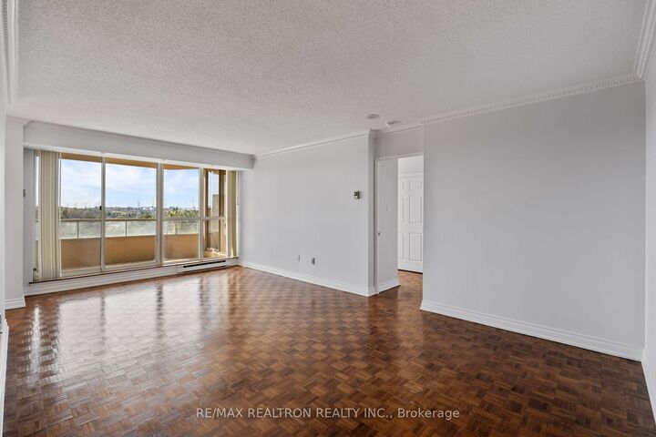 Property Photo:  10 Torresdale Avenue 506  ON M2R 3V8 