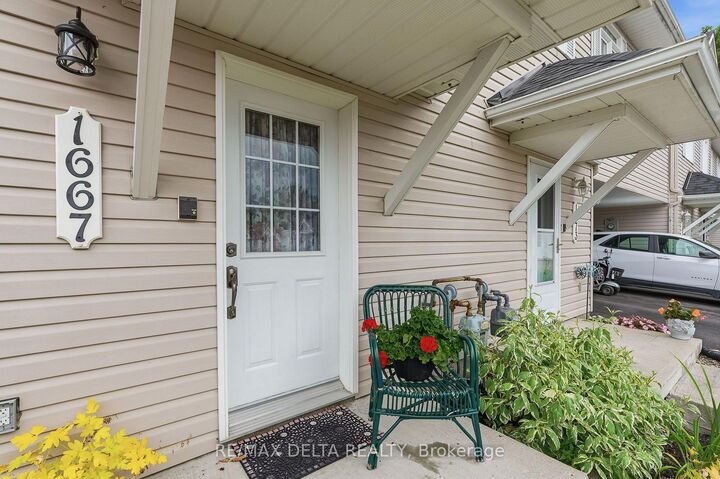 Property Photo: 1667 Manon Street ON K4K 1T9