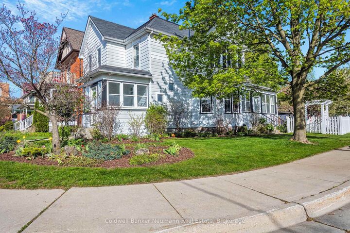 Property Photo:  59 Washington Grand Avenue  ON N4G 1Y8 