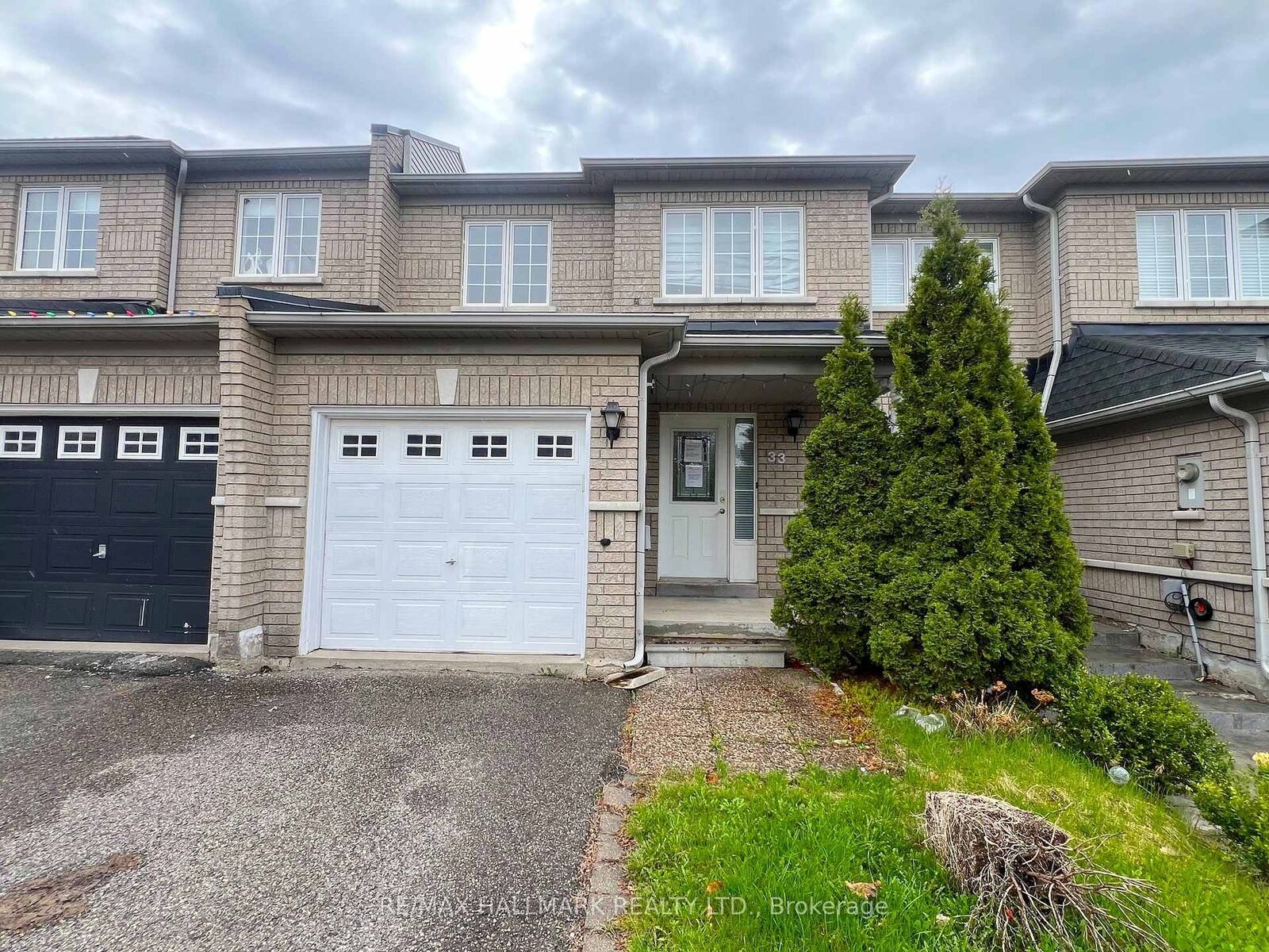 Property Photo:  33 Lodgeway Drive  ON L6A 3S6 