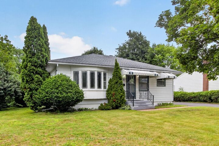Property Photo:  1821 Haig Drive  ON K1G 2J2 