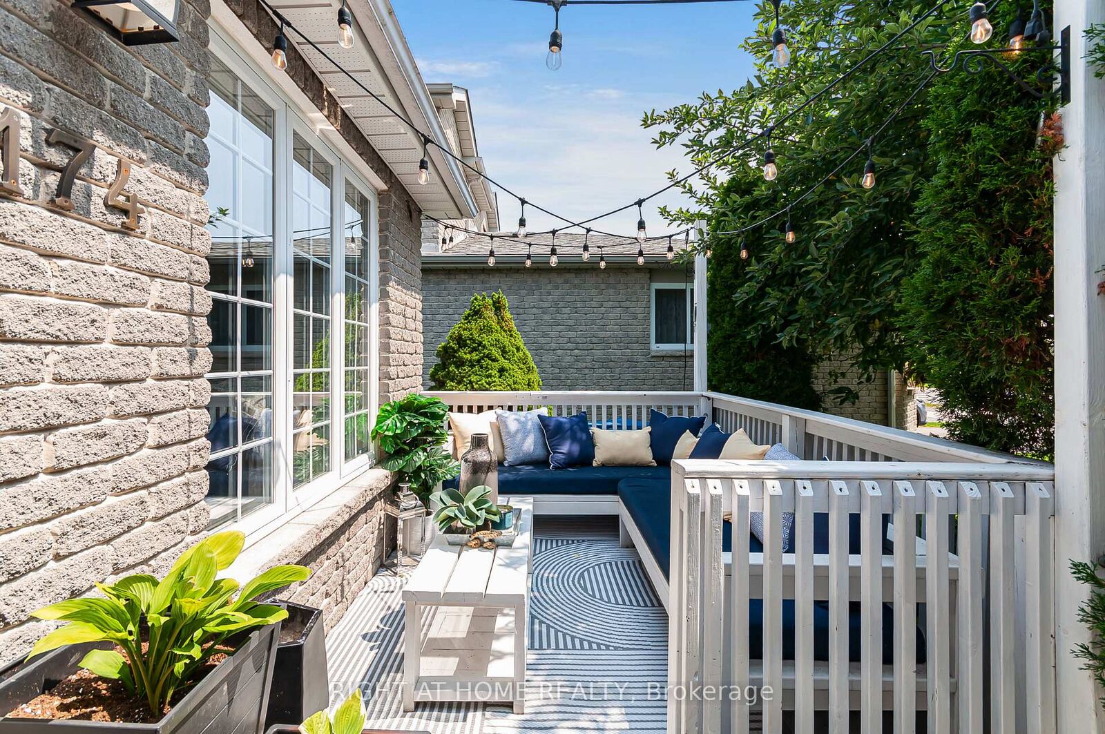 Property Photo: 174 Sundew Drive ON L4N 9N1