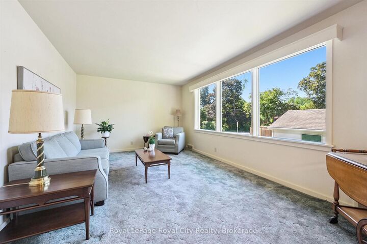 Property Photo:  31 Torrance Crescent  ON N1H 1T5 