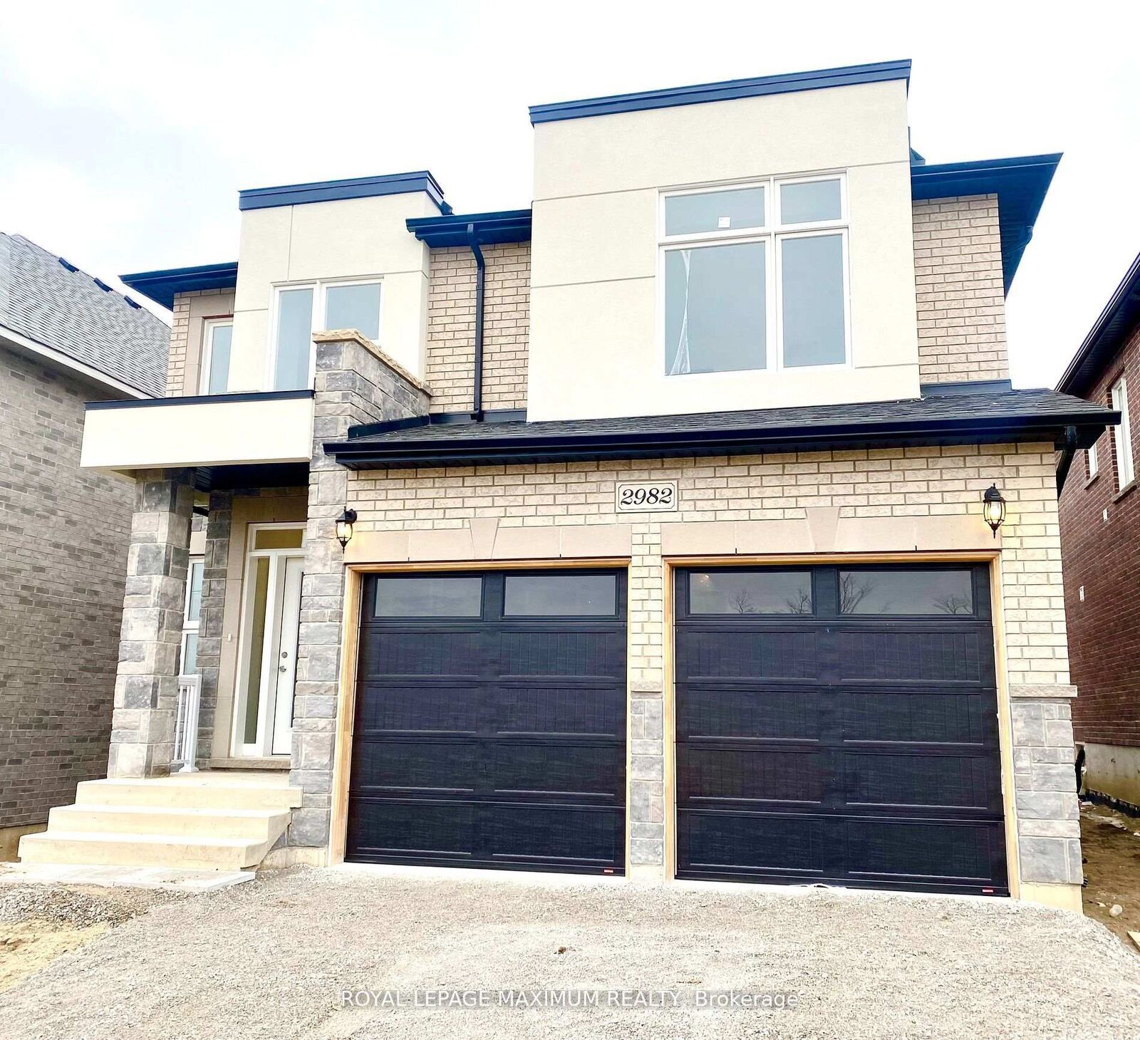 Property Photo:  2982 Monarch Drive  ON L3V 8M7 