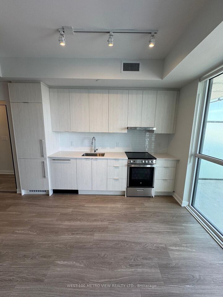 Property Photo:  430 Square One Drive 2404  ON L5B 0L6 