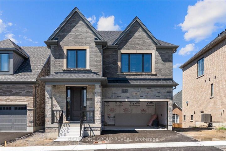 Property Photo:  9 Holland Street  ON L1A 0G2 