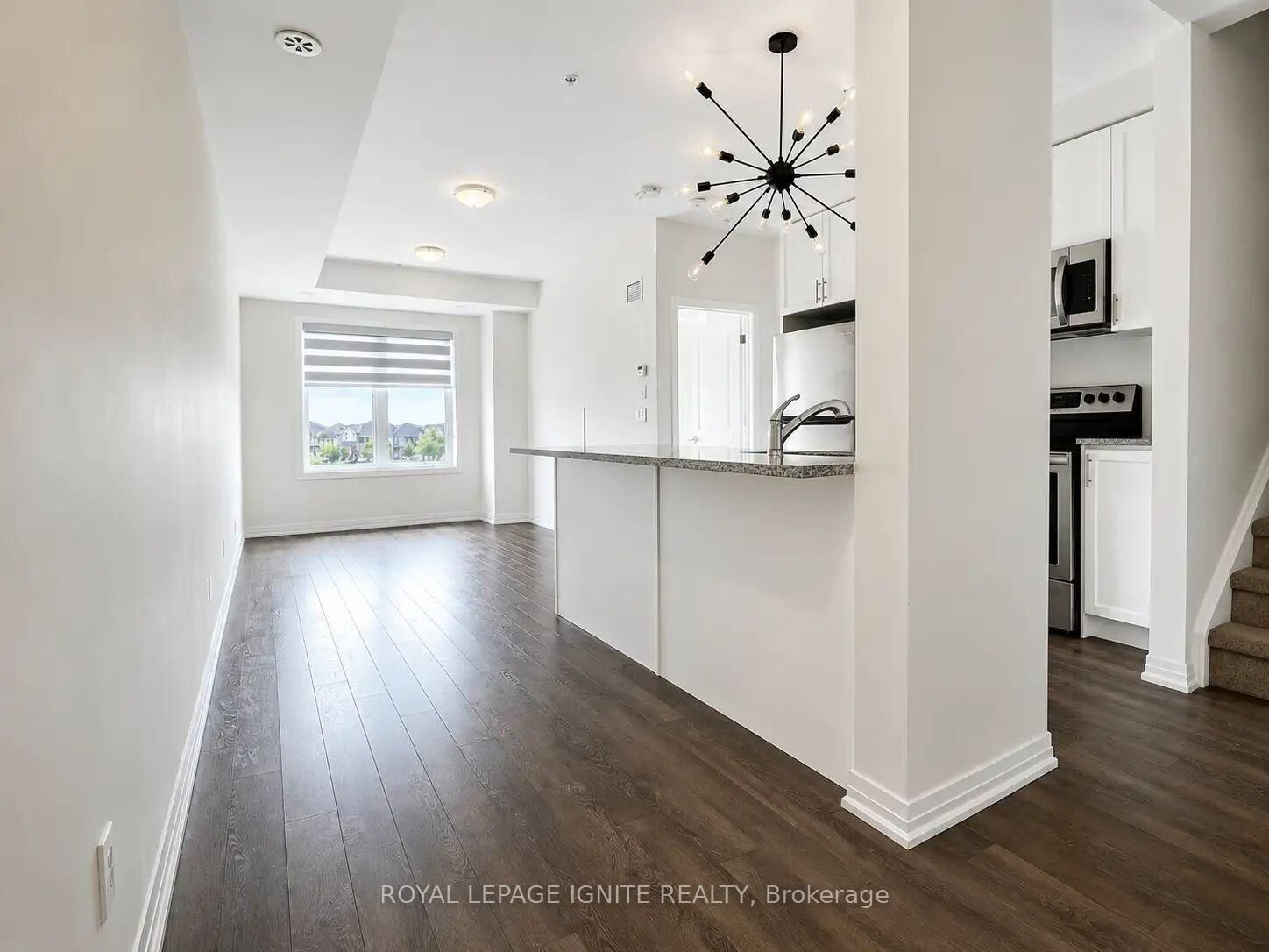 Property Photo:  2635 William Jackson Drive 604  ON L1X 0L3 