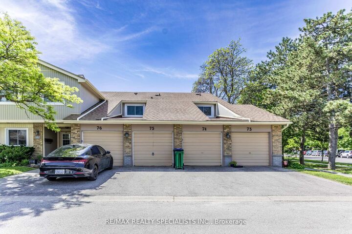 Property Photo: 6797 Formentera Avenue 75 ON L5N 2L6