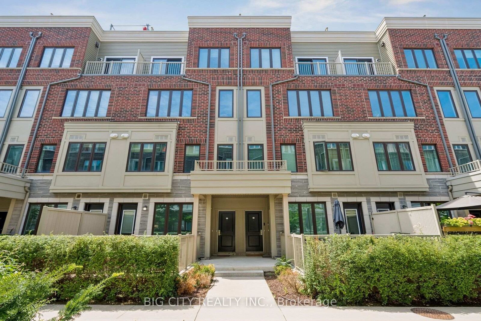 Property Photo:  85 Eastwood Park Garden Trail 25  ON M8W 0B2 