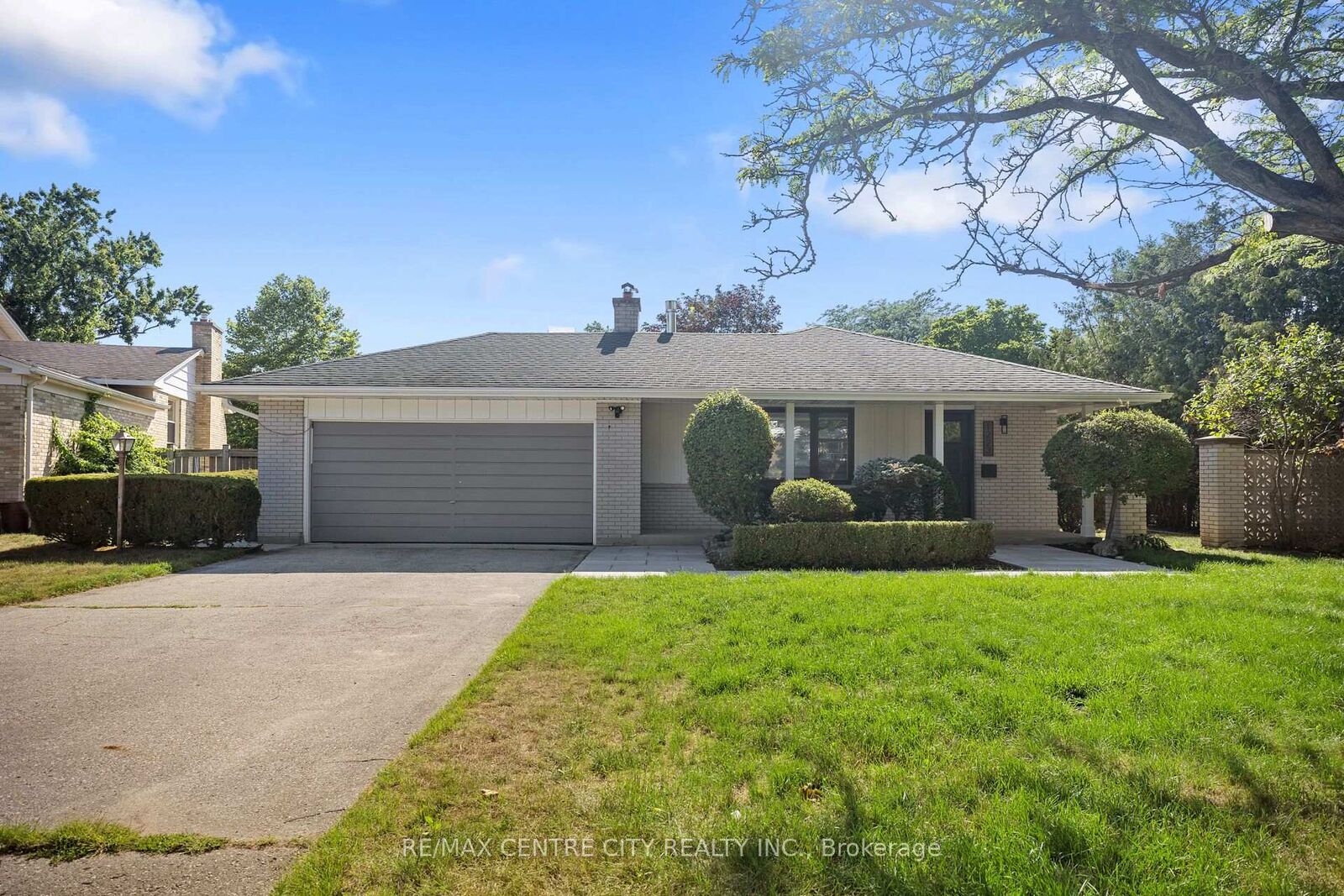 Property Photo: 1223 Royal York Road ON N6H 4A1