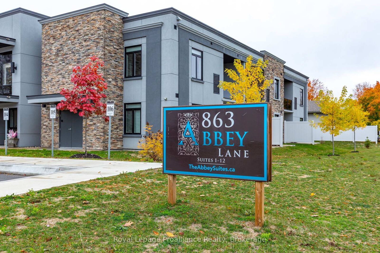 Property Photo:  863 Abbey Lane 206  ON K9H 0J3 