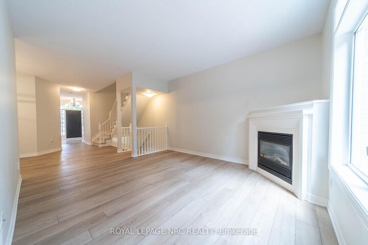 Property Photo:  5200 Dorchester Road 3  ON L2E 7M6 