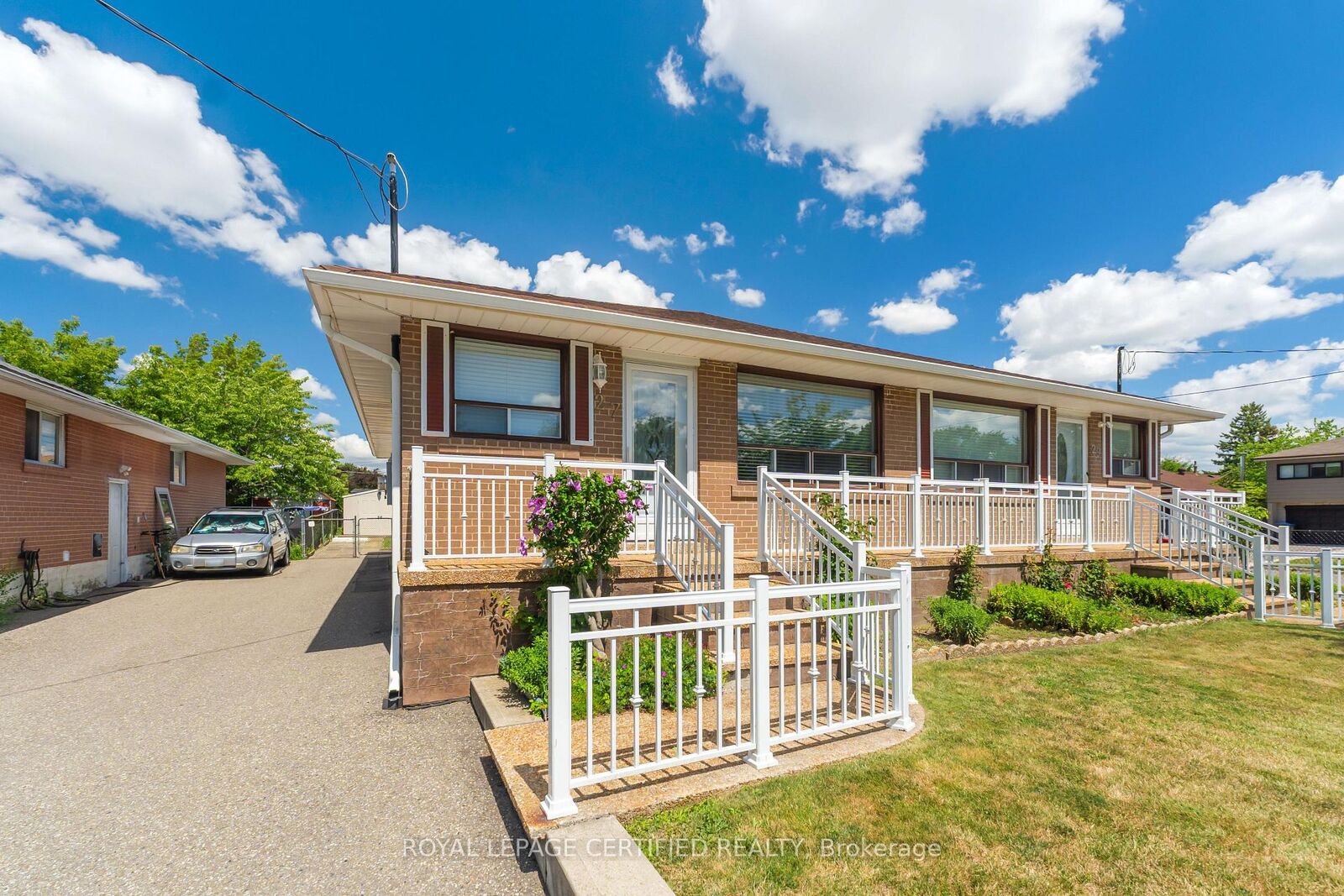 Property Photo: 27 Milner Road ON L6W 3A7