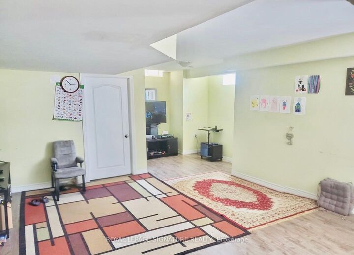 Property Photo:  10 Bonavista Drive Lower  ON L6X 0N2 