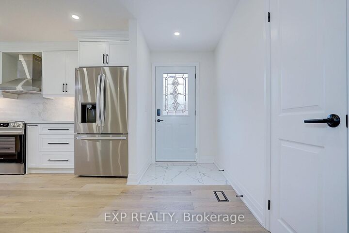 Property Photo:  36 Vauxhall Drive Main  ON M1P 1P7 