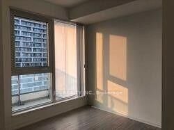 Photo de la propriété: 5 Buttermill Avenue 4011 ON L4K 0J5