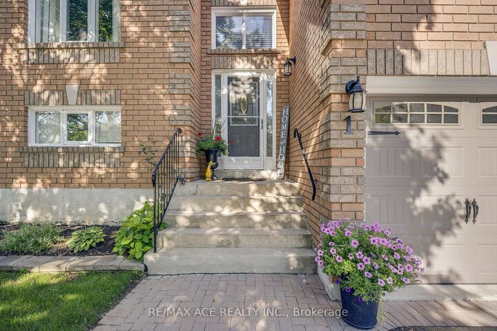 Property Photo: 1 Margaret Place ON L4P 3X1