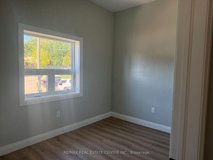 Property Photo:  8 Main Street S 4  ON L9W 5S6 