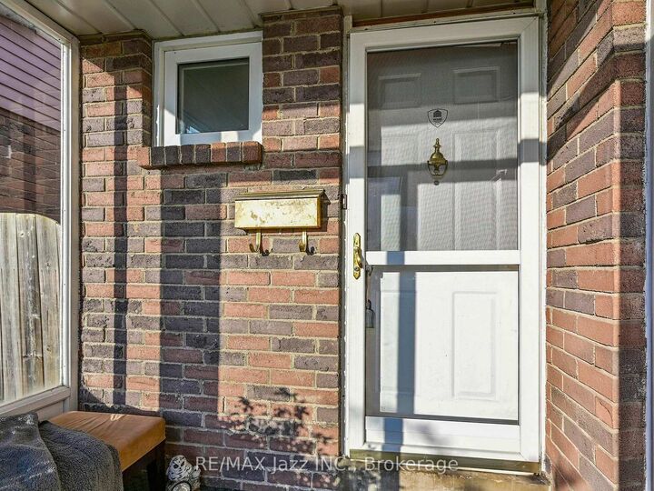 Property Photo:  677 Grandview Drive  ON L1H 7V9 