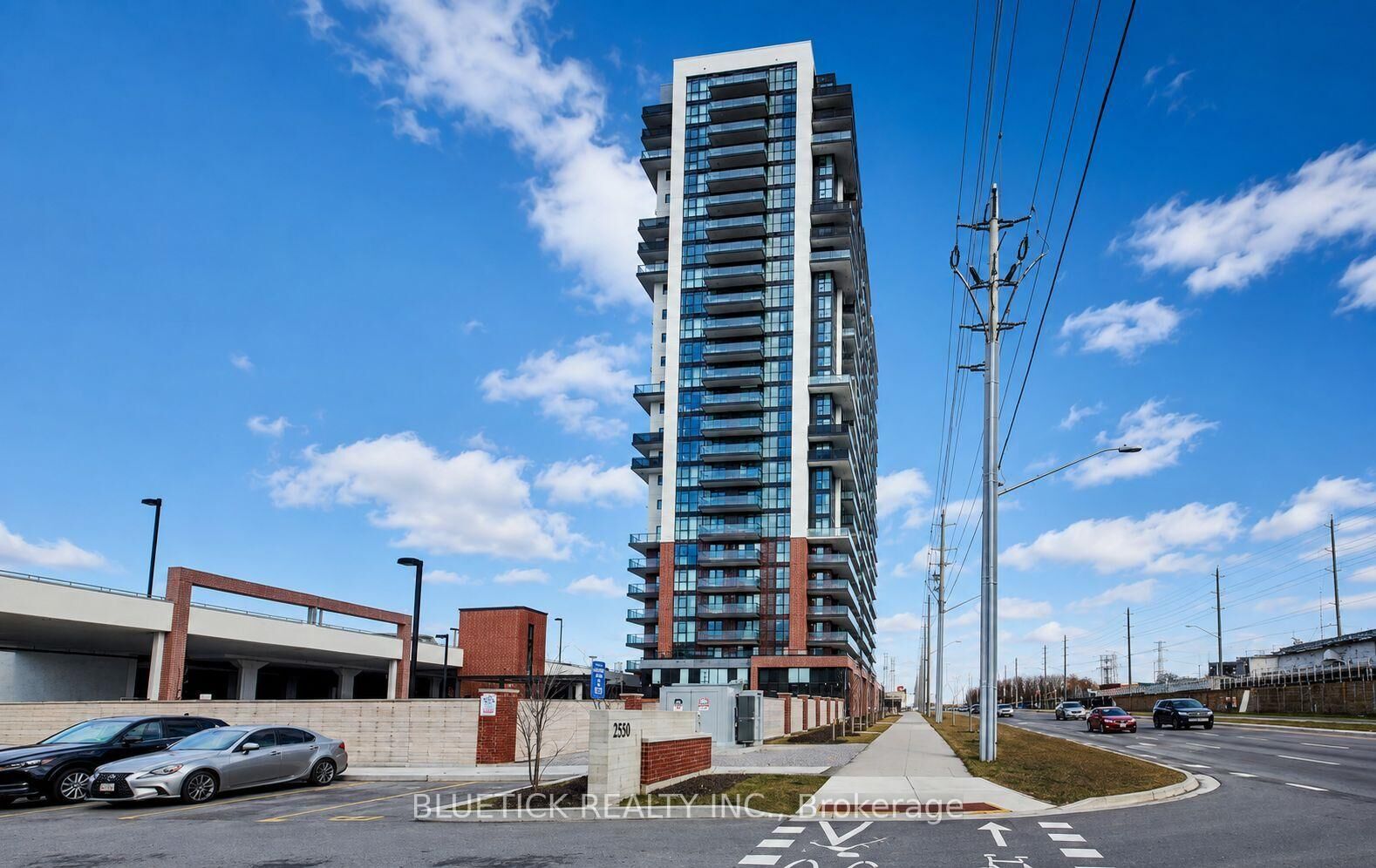 Property Photo: 2550 Simcoe Street W 2508 ON L1L 0R5